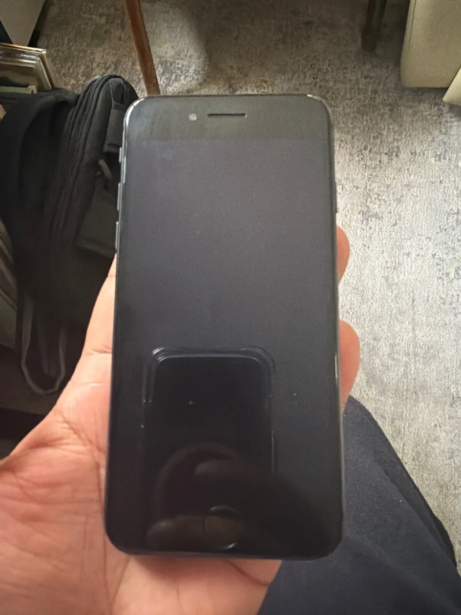 iPhone 8 64GB - Image 1