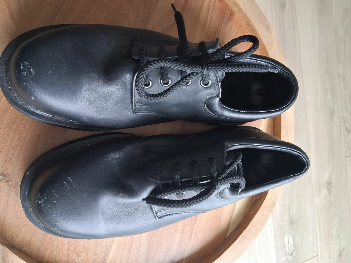 Vintage Dr. Martens Shoes - 25 years old, size 8 - Image 3
