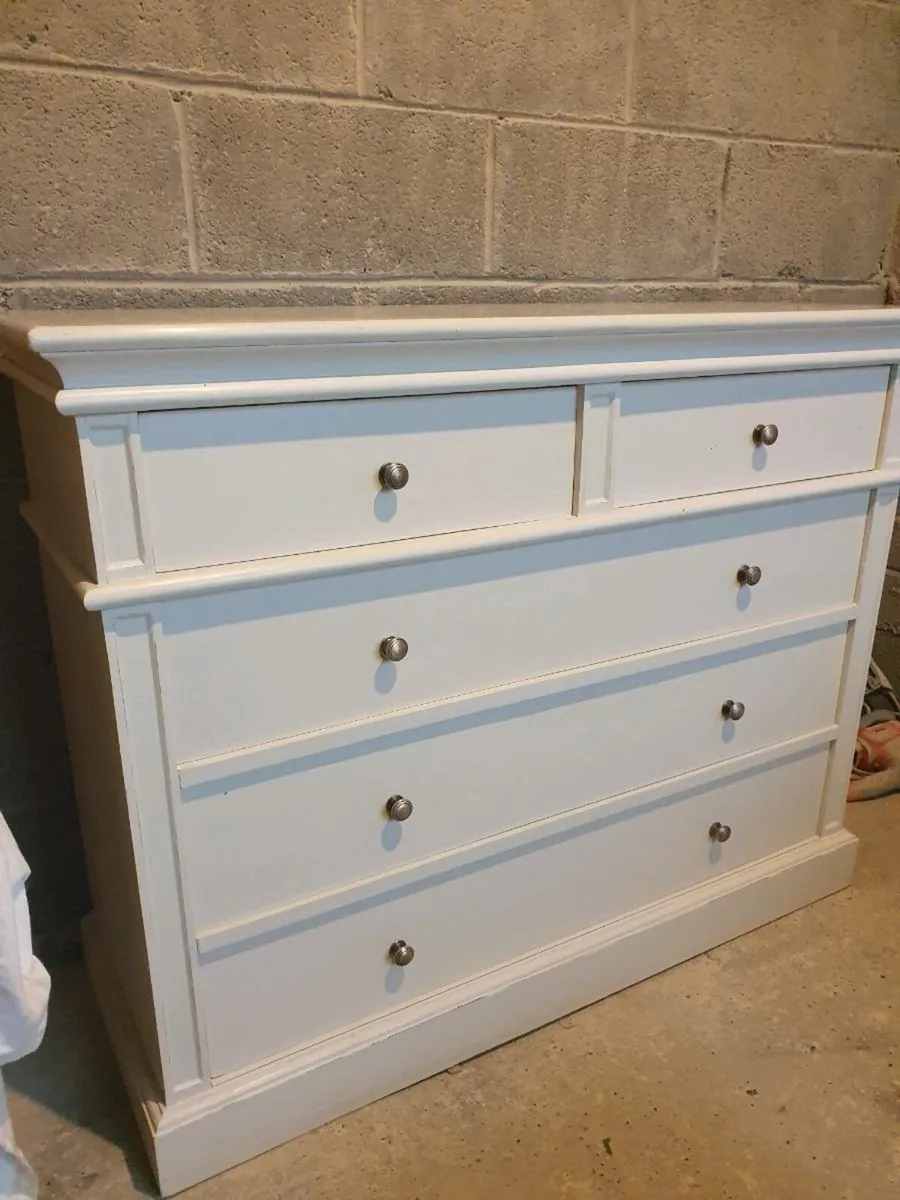 Chest of drawers - Image 1