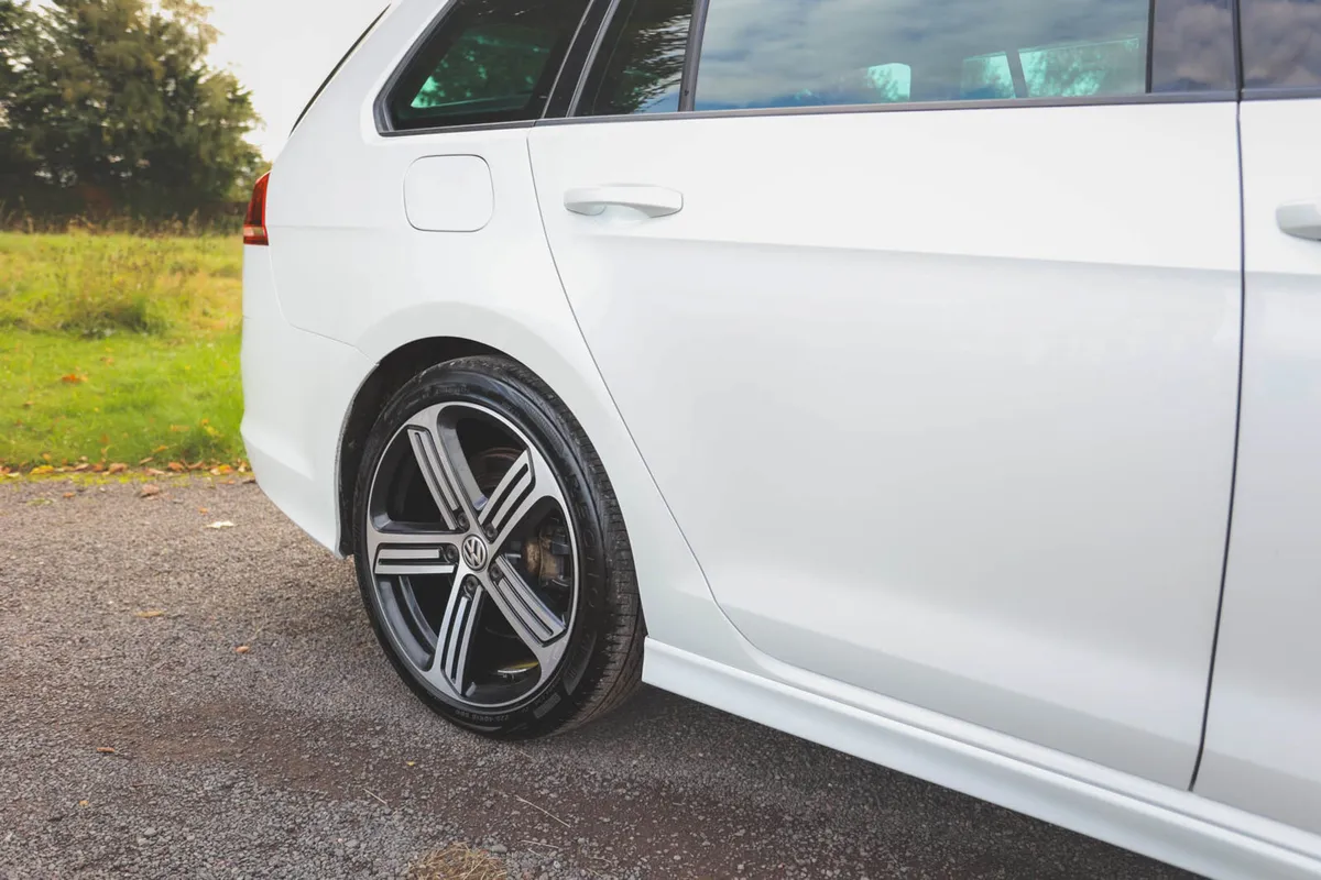 2016 Volkswagen Golf R Convertible - Image 4