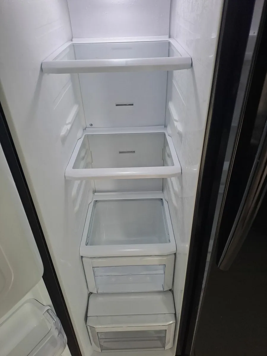 Samsung American Style Fridge Freezer - Image 3