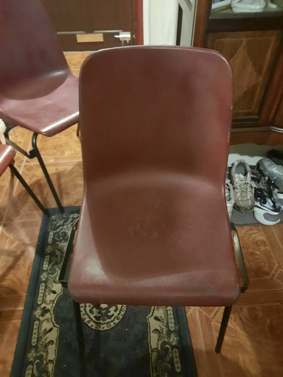 Poly chairs - Image 3