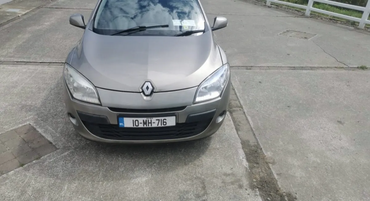 2010 renault megane breaking - Image 1