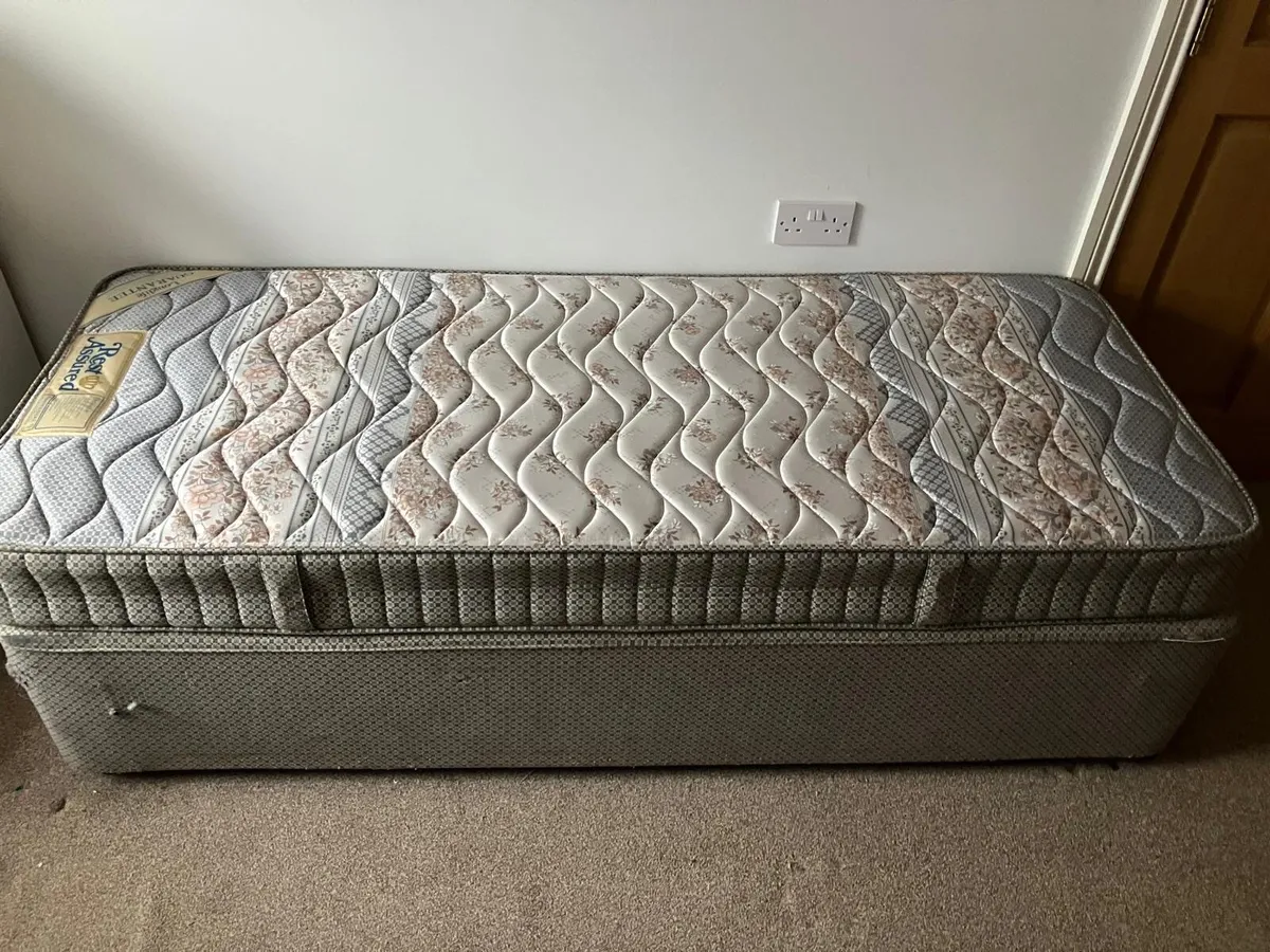 2’6” Divan single bed and mattress - Image 1