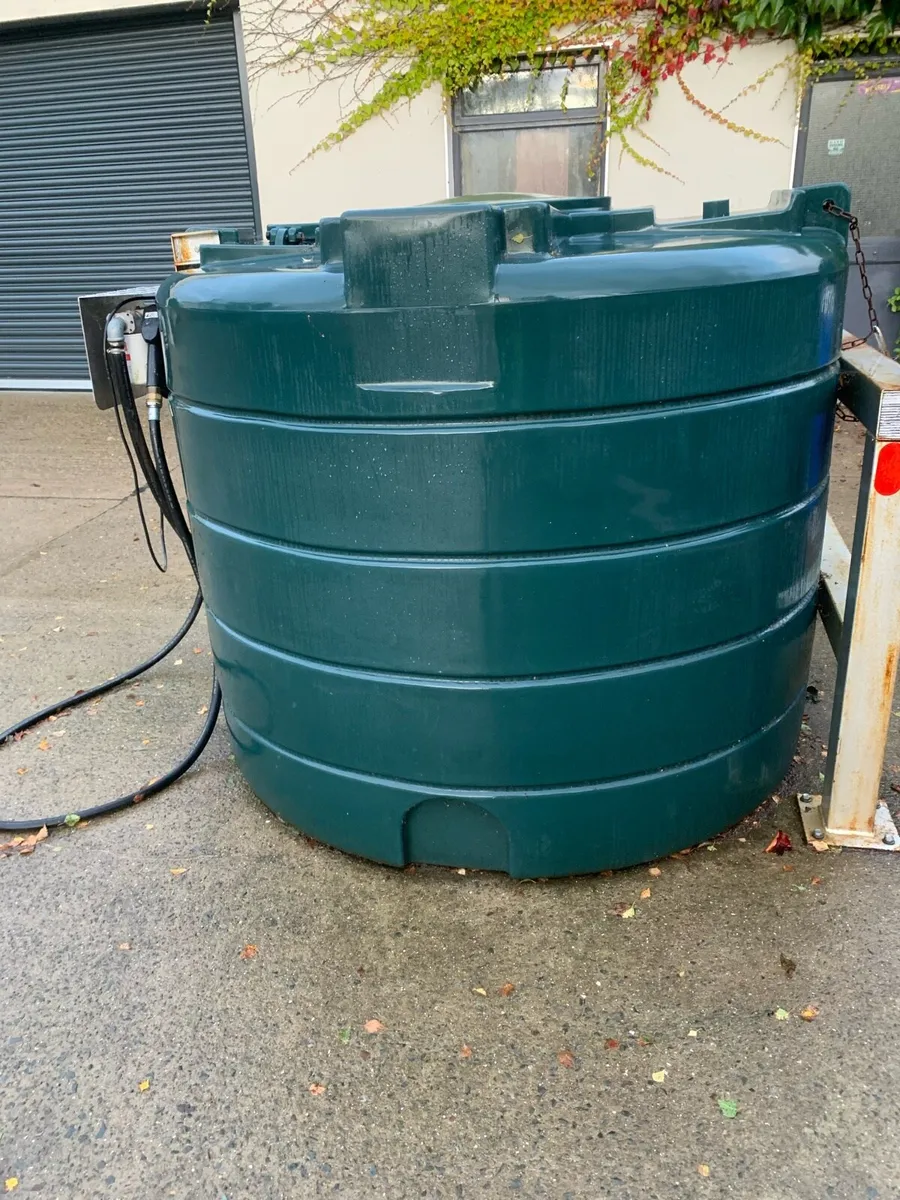 2500lt Carbery plastic oil tank - Image 4