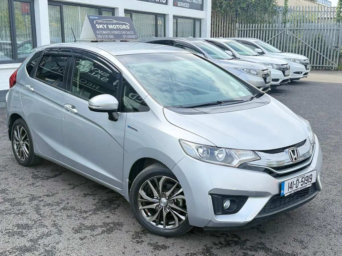 2014 Honda Jazz/Fit 1.5 Hybrid,Auto ,31K KM only - Image 3