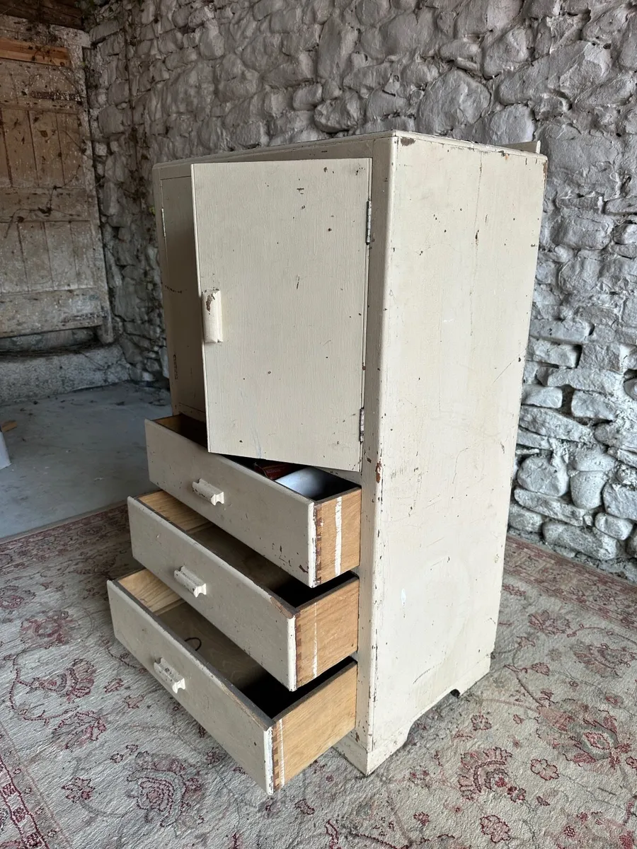 Old kitchen cabinet - Image 3