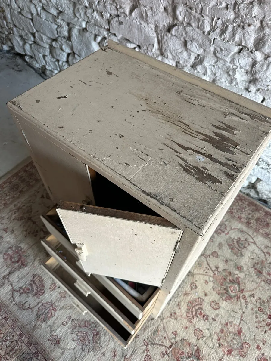 Old kitchen cabinet - Image 4