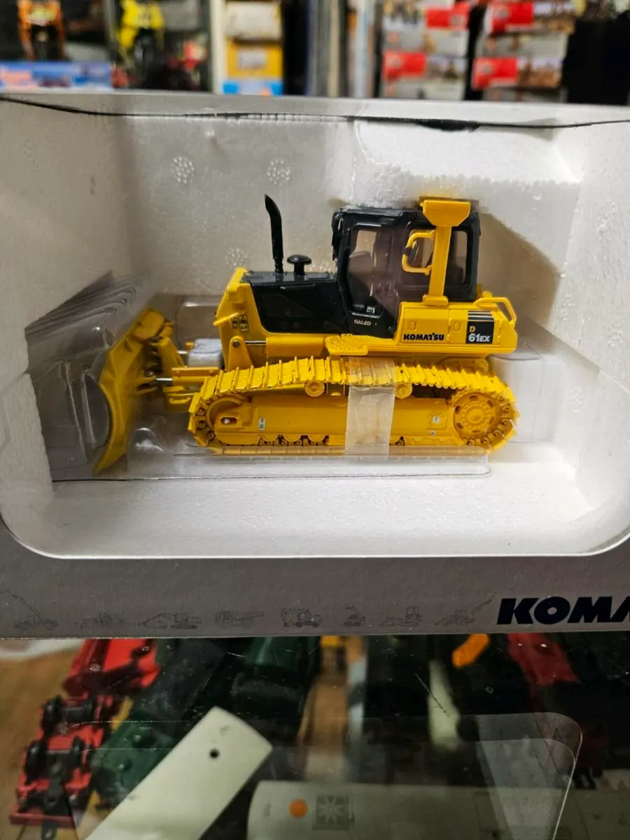 Corgi Universal Hobbies Komatsu Dozer - Image 2