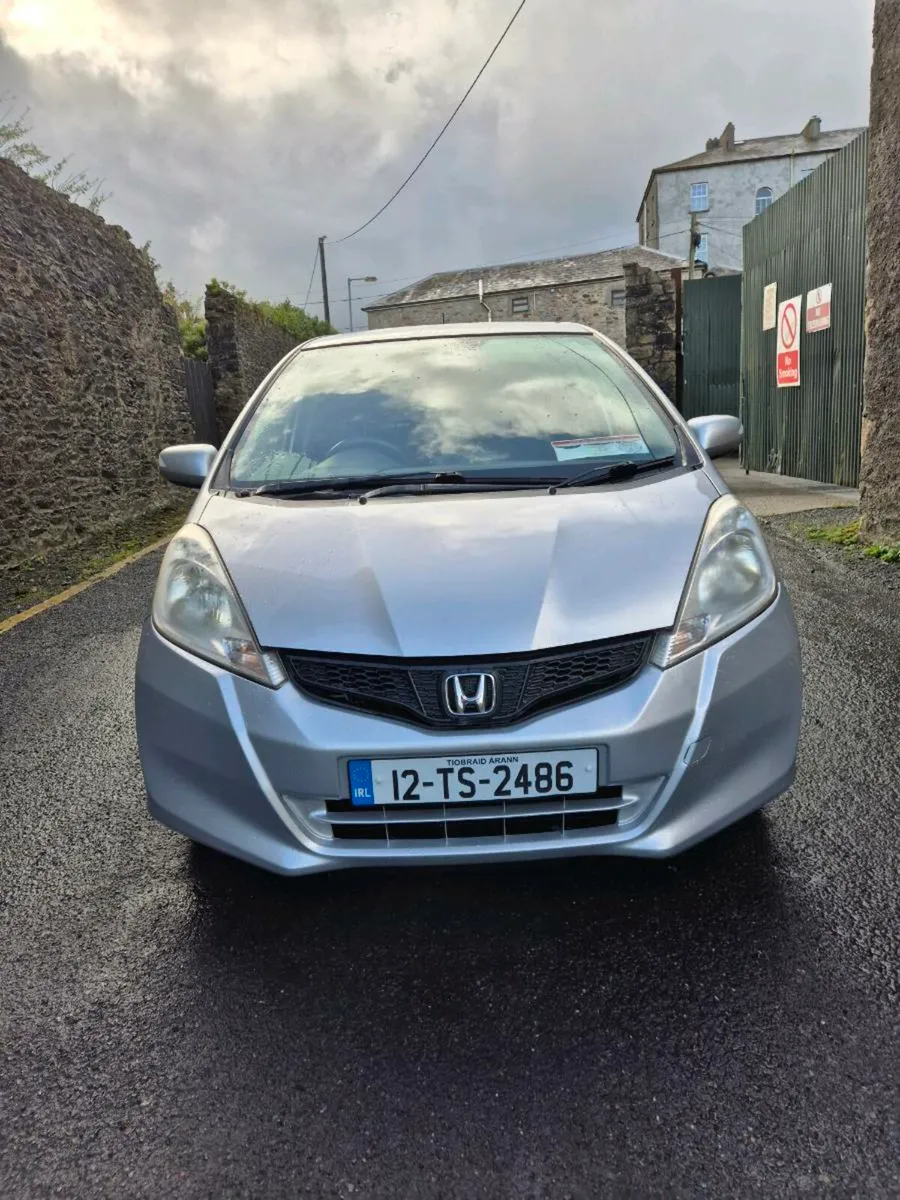 Honda fit 1.3 petrol hybrid - Image 2