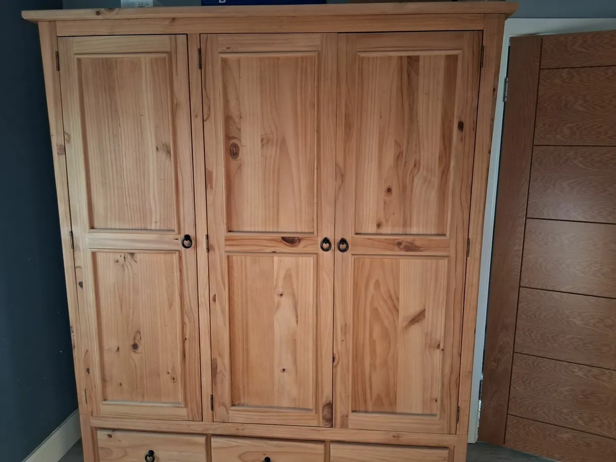 Bedroom Suite - Image 3
