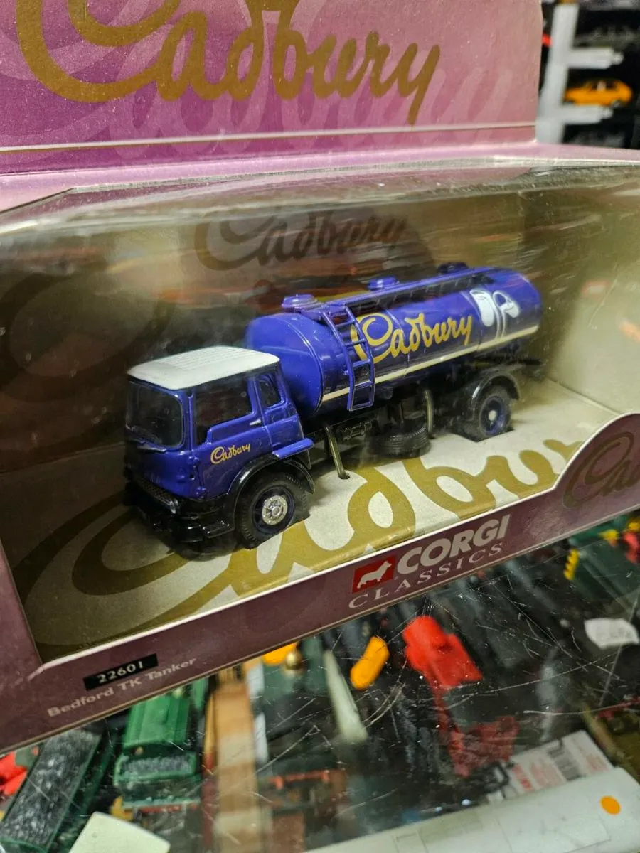 Corgi Bedford Cadbury Tanker 1.50 - Image 2