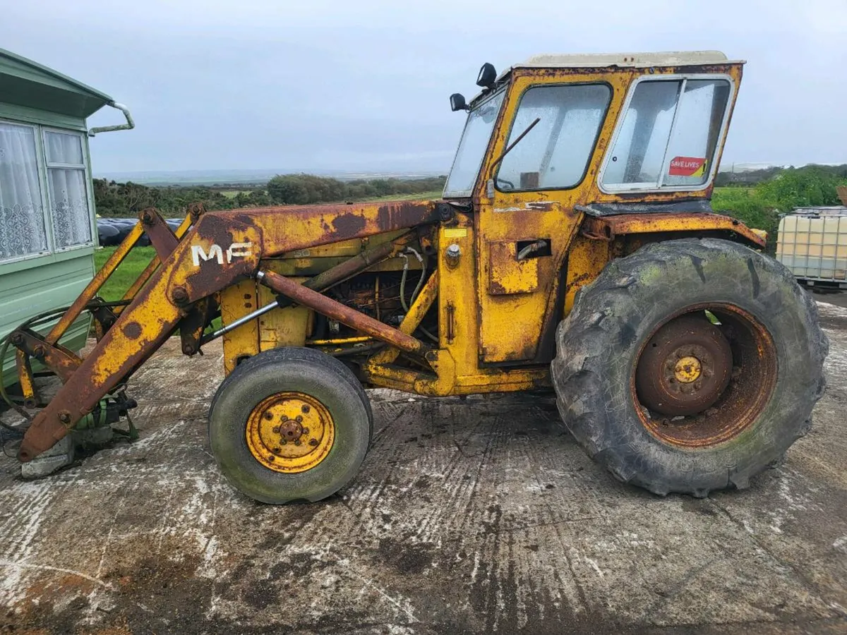 Massey Ferguson 165 Tractor - Image 1