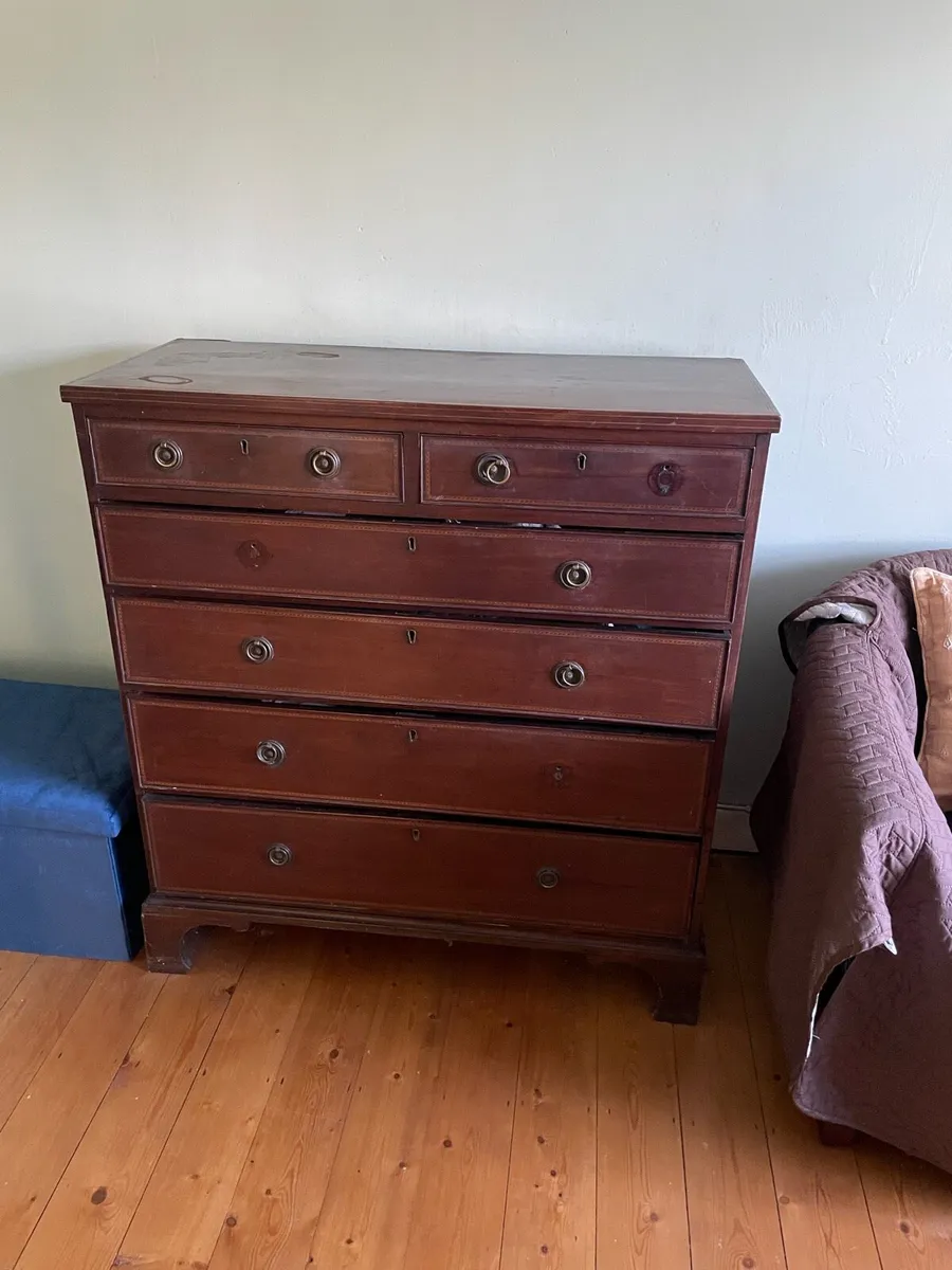 Chest of drawers - Image 1