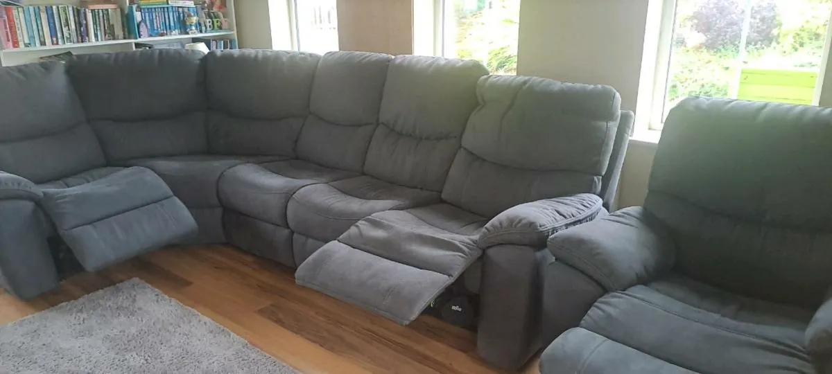 Corner couch and chair - Image 3