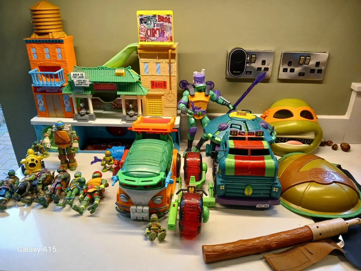 Teenage Mutant Ninja Turtles - Image 2