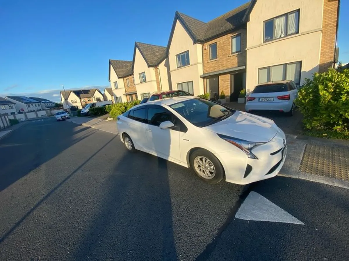 2017 Toyota Prius - Image 3