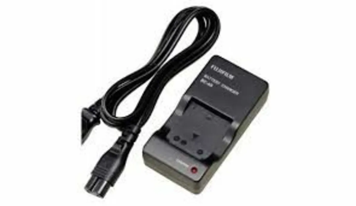 FujiFilm (Batteries) BC-45 Charger + NP-45 Battery - Image 3