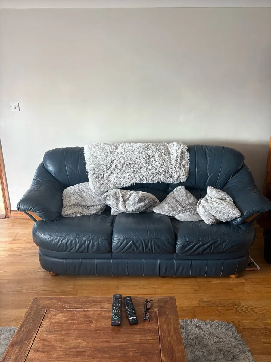 tv unit and sofa - Image 2