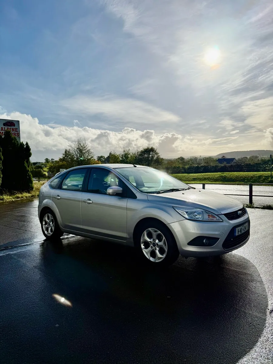 Ford Focus 1.6 Automatic - Image 2