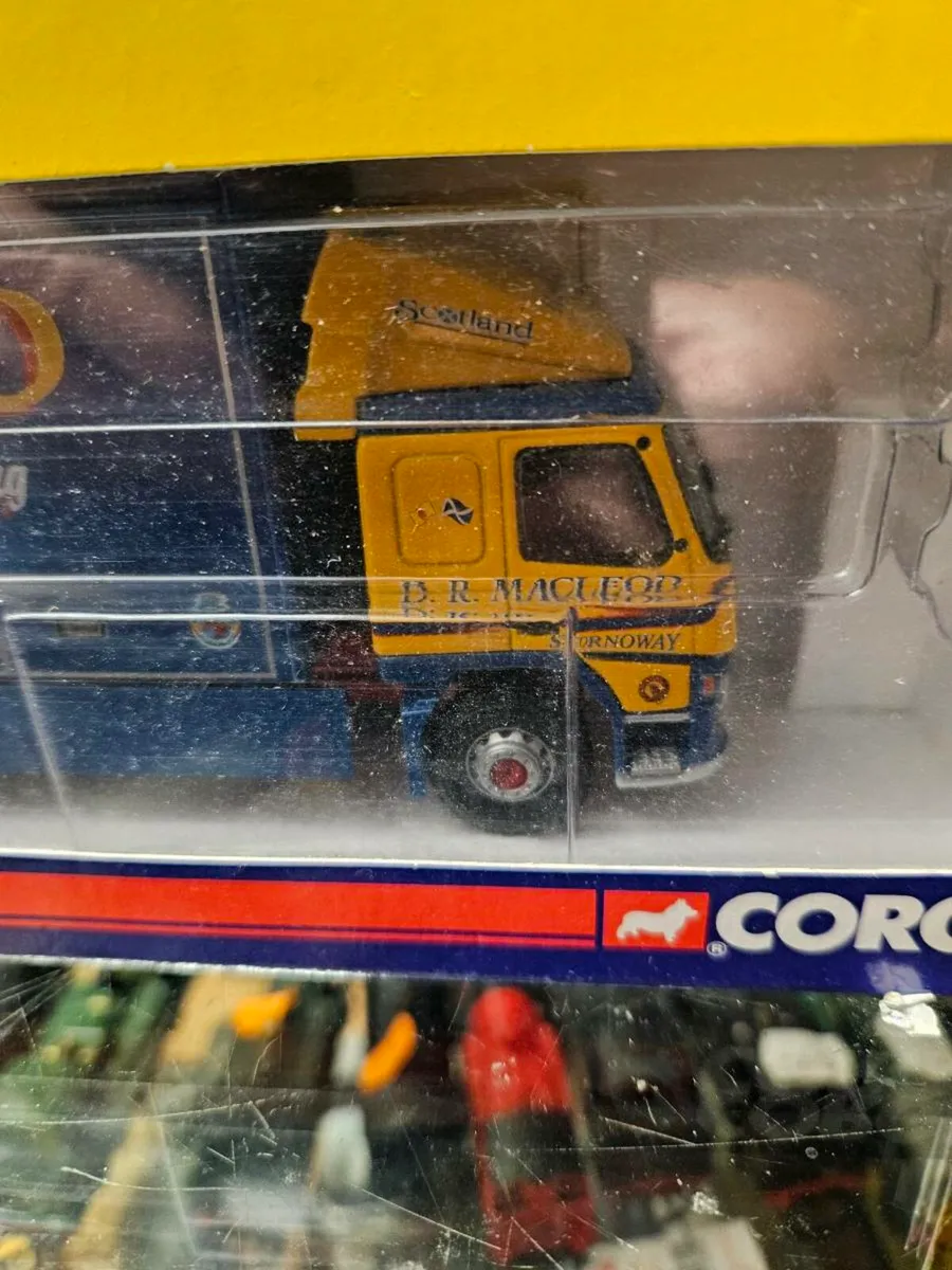 Corgi Volvo Box Lorry 1.50 - Image 2