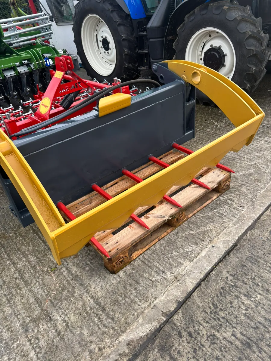 TANCO 173 BALE SHEAR - Image 2