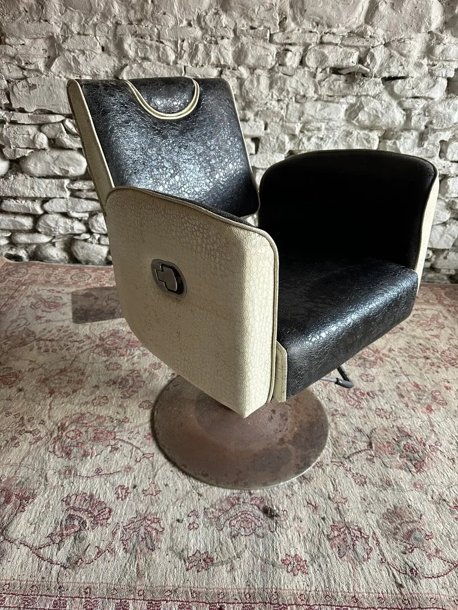 Barber/Hairdresser chair - Image 1