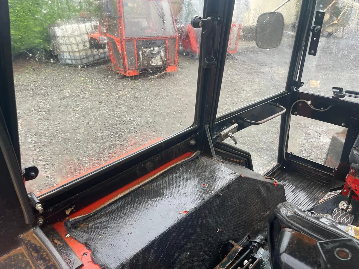 European Zetor Cab suitable for 6211/7212 etc - Image 4
