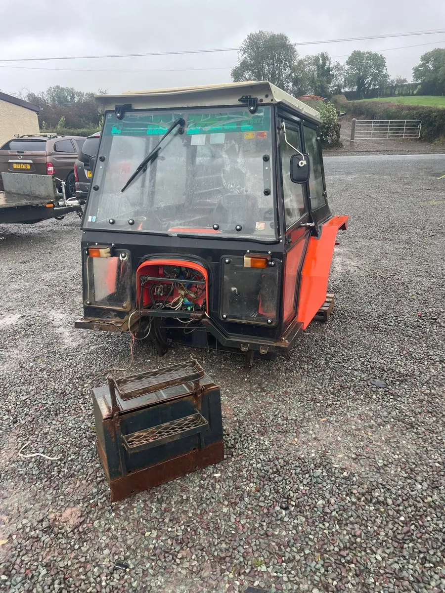 European Zetor Cab suitable for 6211/7212 etc - Image 2