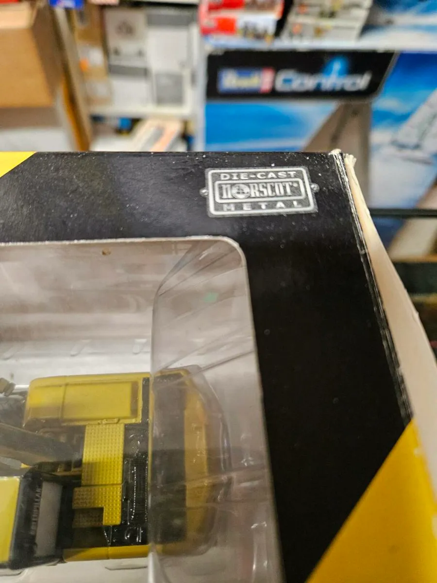 Corgi Norscot Caterpillar Wheeled Loader 1.50 - Image 4