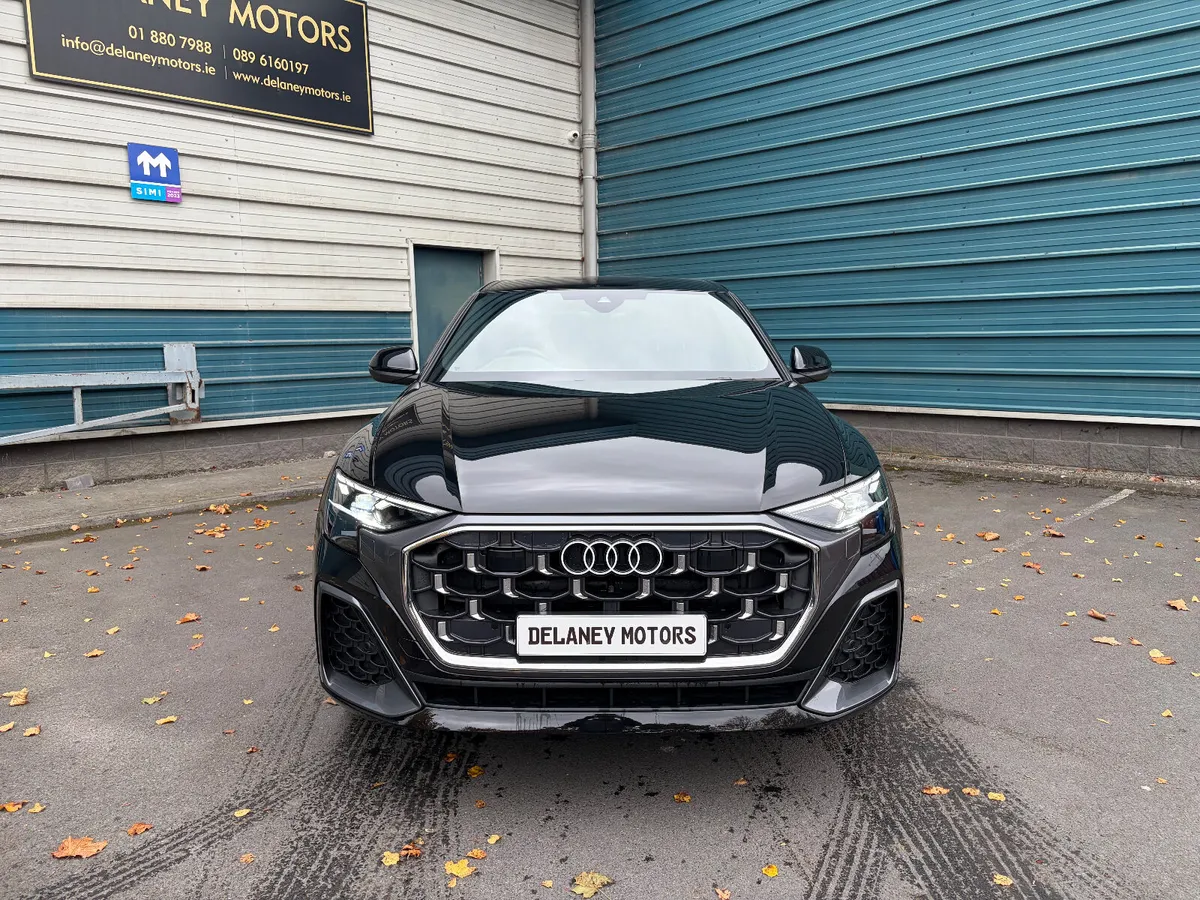 251 Audi Q8 N1 2 Seat Commercial - Image 2