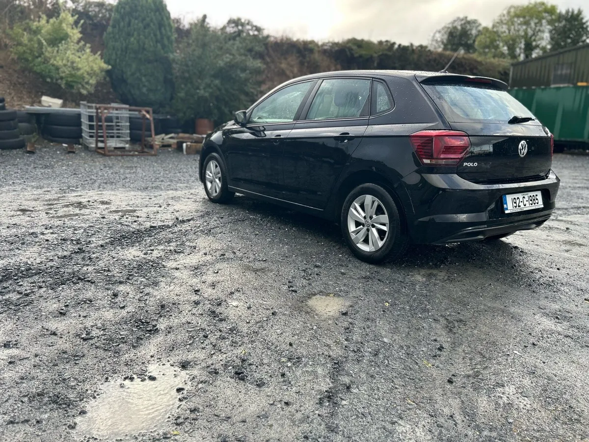 2019 Volkswagen polo 1 L petrol - Image 4