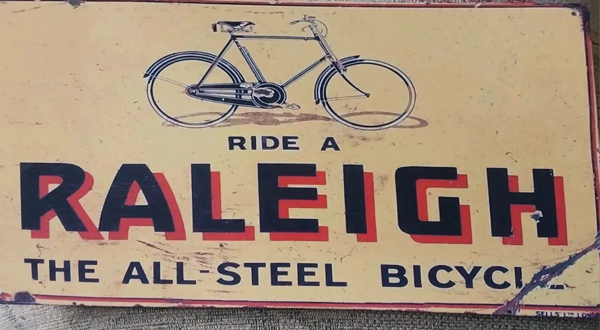 Tin display signs - Image 1