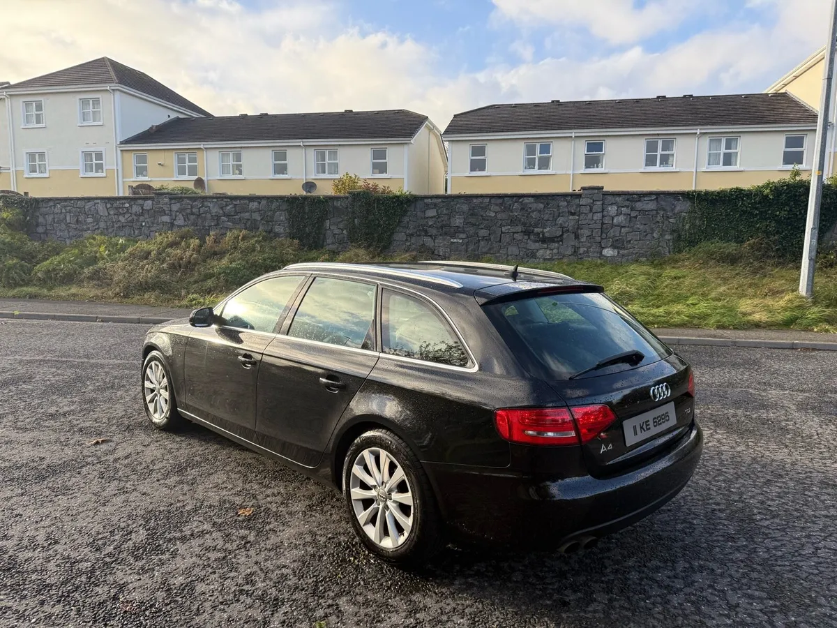AUDI A4 B8 2.0 TDI ESTATE NCT AND TAX MINT - Image 4