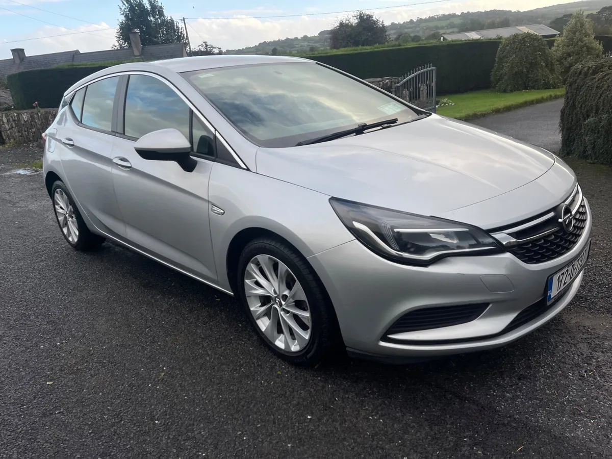 Opel Astra 2017 - Image 1