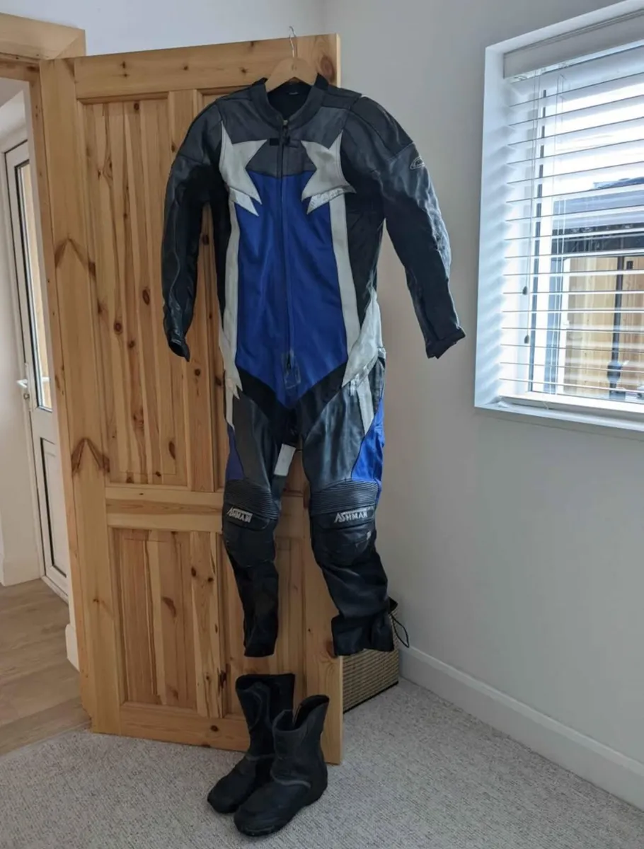 Motorcycle leather suit & boots - Image 1