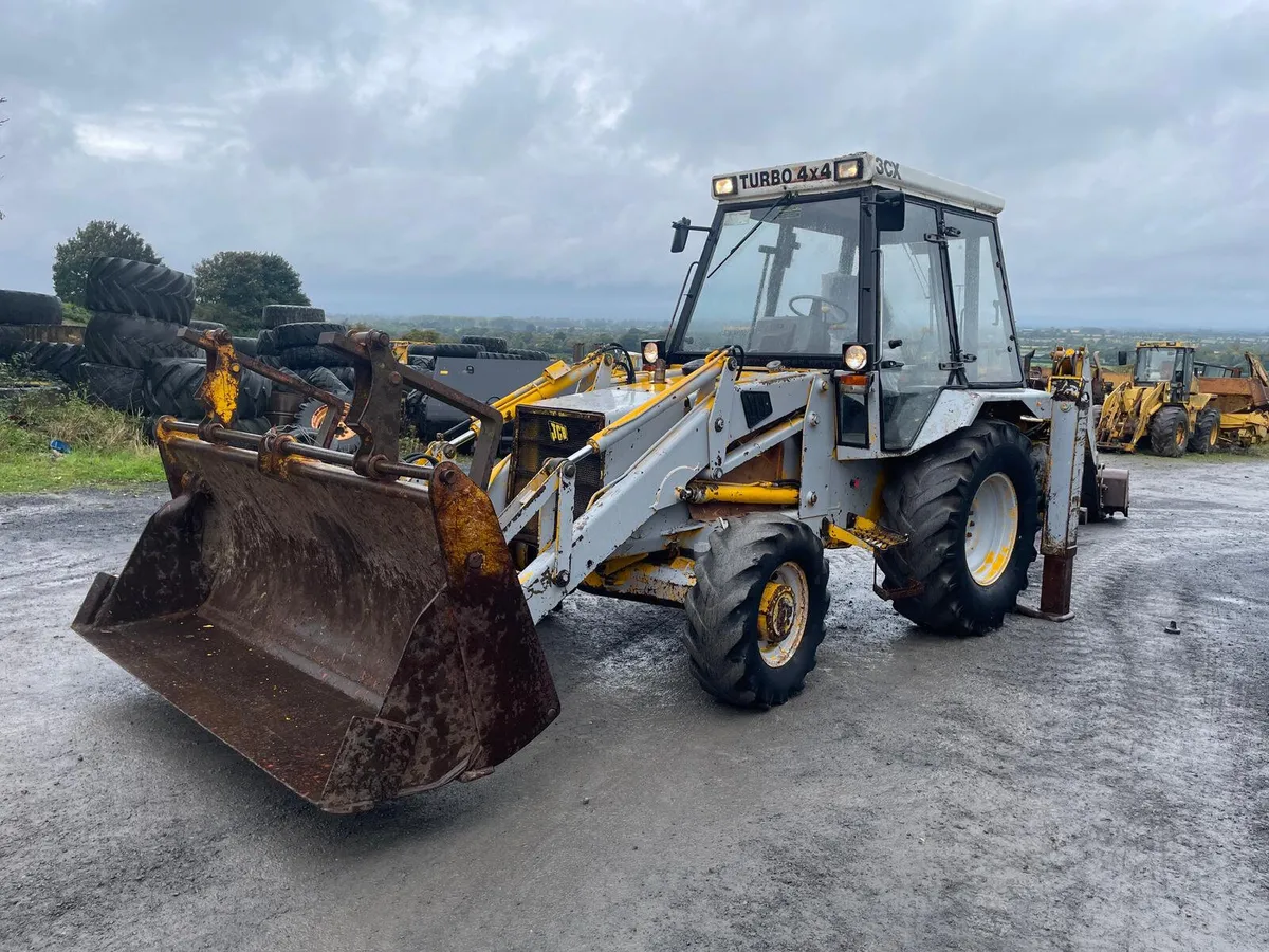 JCB 3CX Digger Loader - Image 2