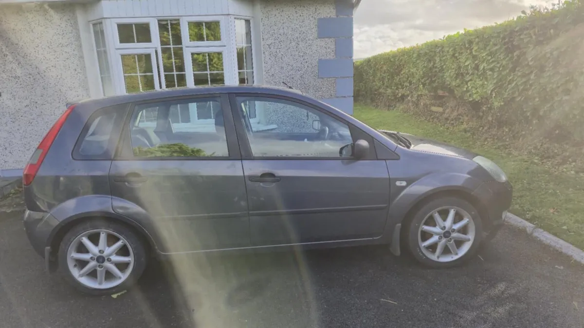 Ford fiesta 2005 - Image 3