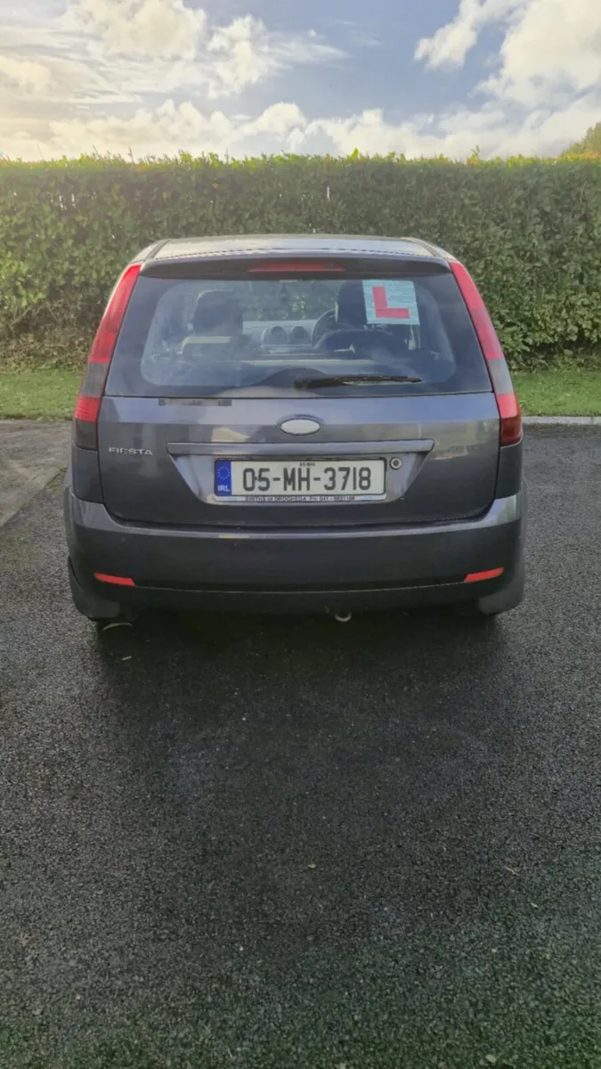 Ford fiesta 2005 - Image 4