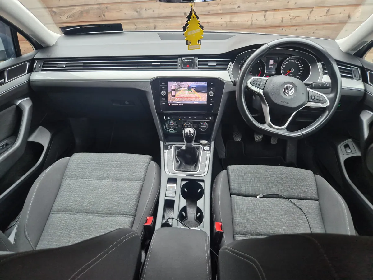 Volkswagen Passat 2020 - Image 4