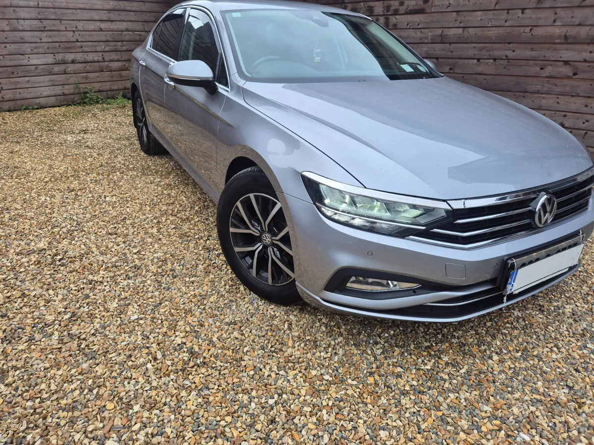 Volkswagen Passat 2020 - Image 2