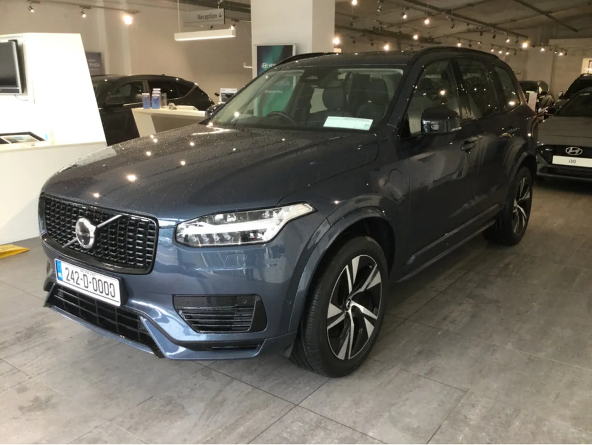 Volvo XC90 + T8 RECHARGE AWD PLUS - Pan Roof - Bla - Image 3