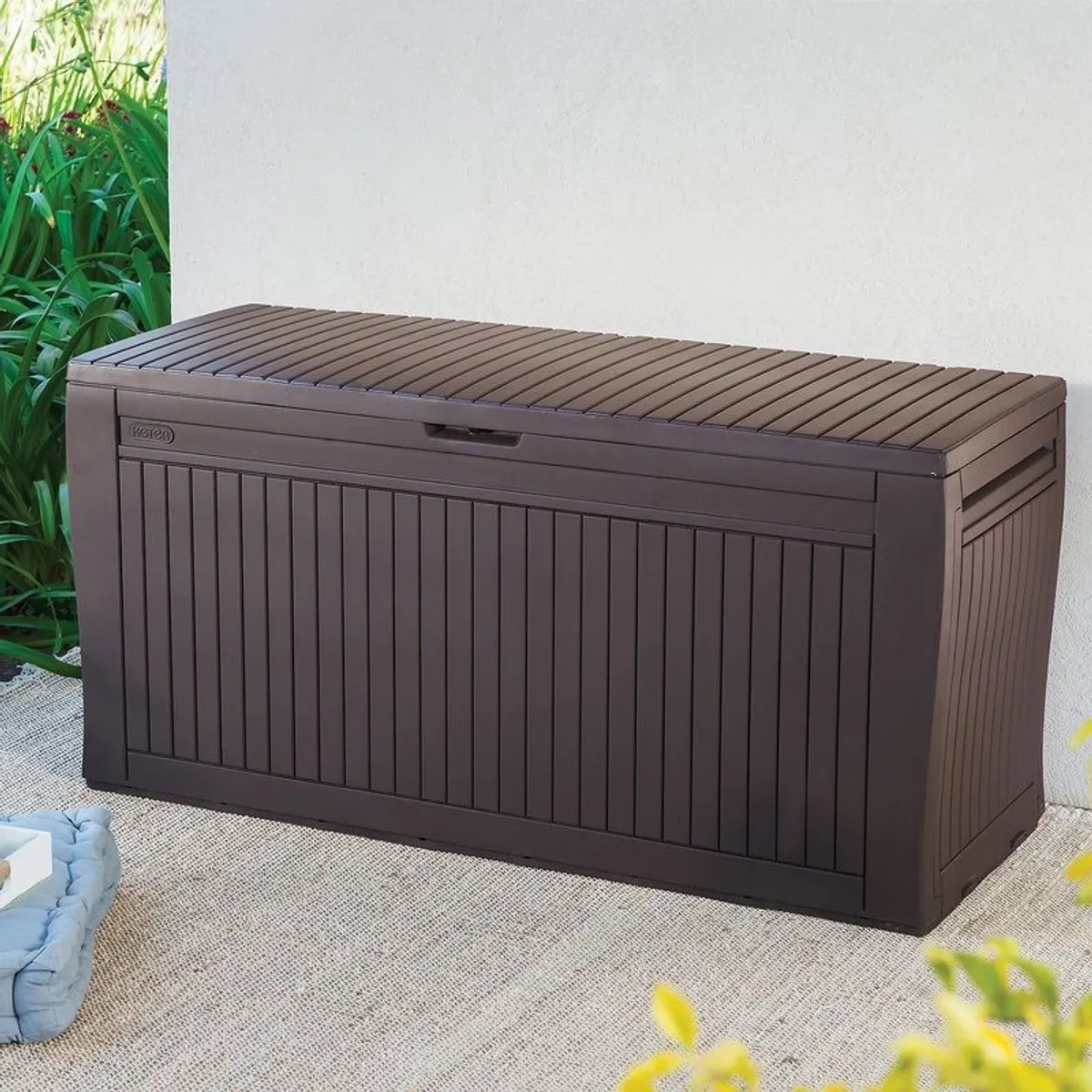 Keter storage box outdoor - Image 1