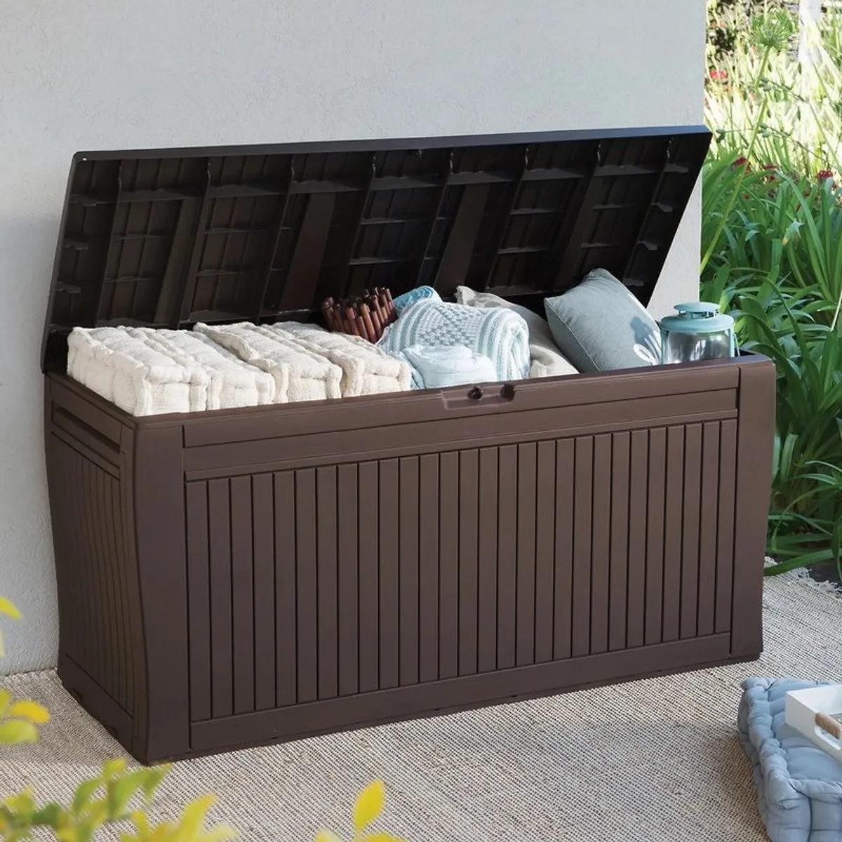 Keter storage box outdoor - Image 3