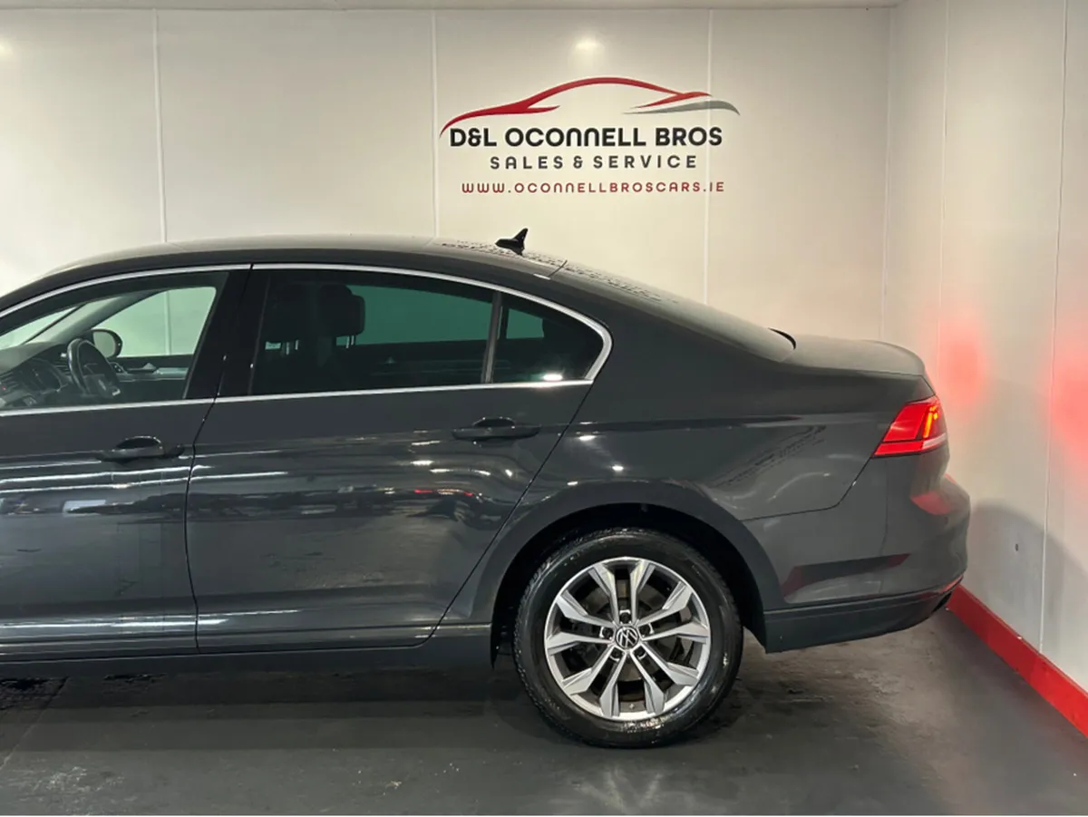 Volkswagen Passat BUSINESS 2.0 TDI D7F 150 4DR A - Image 2
