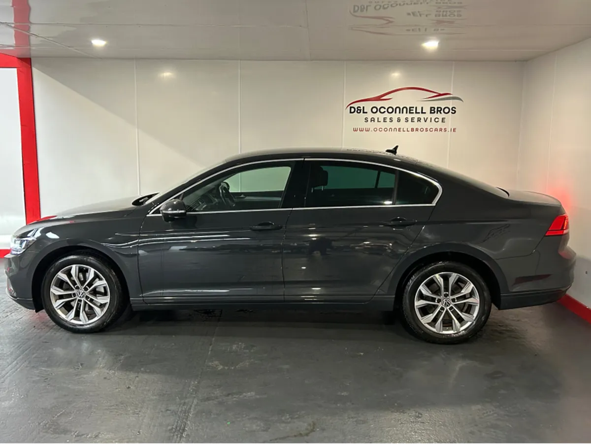 Volkswagen Passat BUSINESS 2.0 TDI D7F 150 4DR A - Image 4