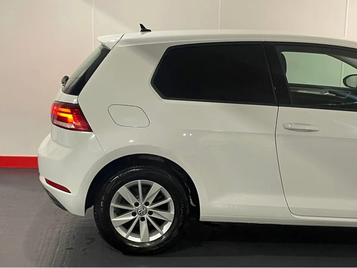 Volkswagen Golf 1.6 TRENDLINE TDI 90HP 3DR VAN - Image 2
