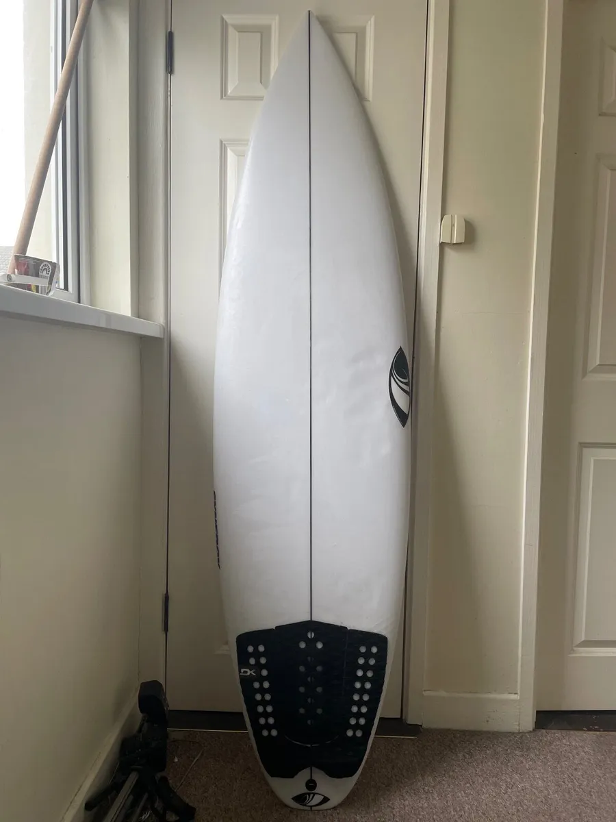 Sharpeye surfboard for sale - Image 1