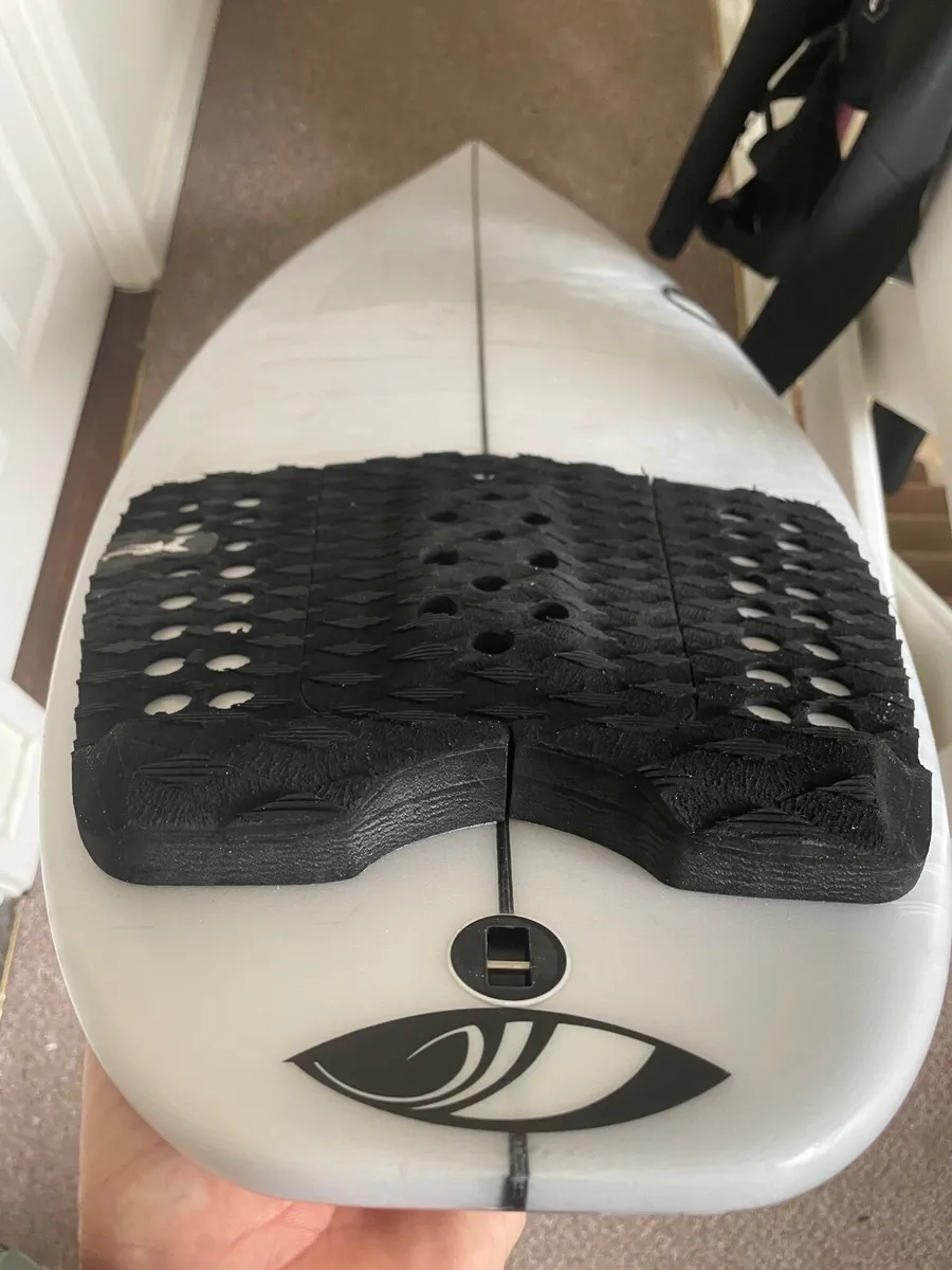 Sharpeye surfboard for sale - Image 3