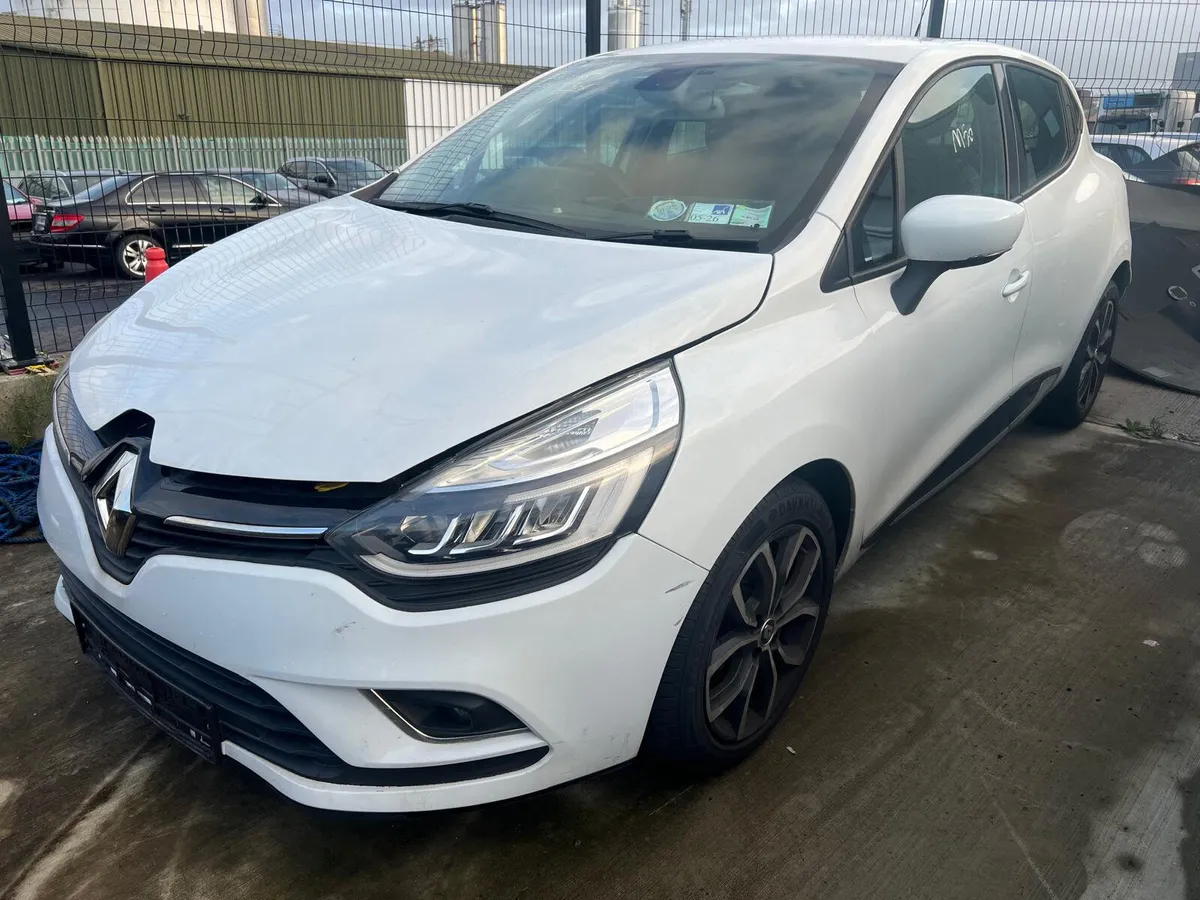 2017 RENAULT CLIO EXPRESSION Breaking only - Image 3
